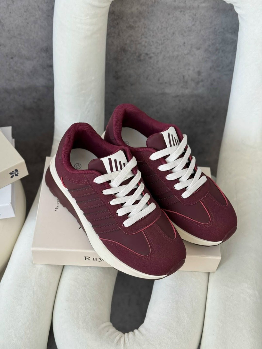 ,женские кроссовки,модные кроссовки,стильные кроссовки,повседневные кроссовки