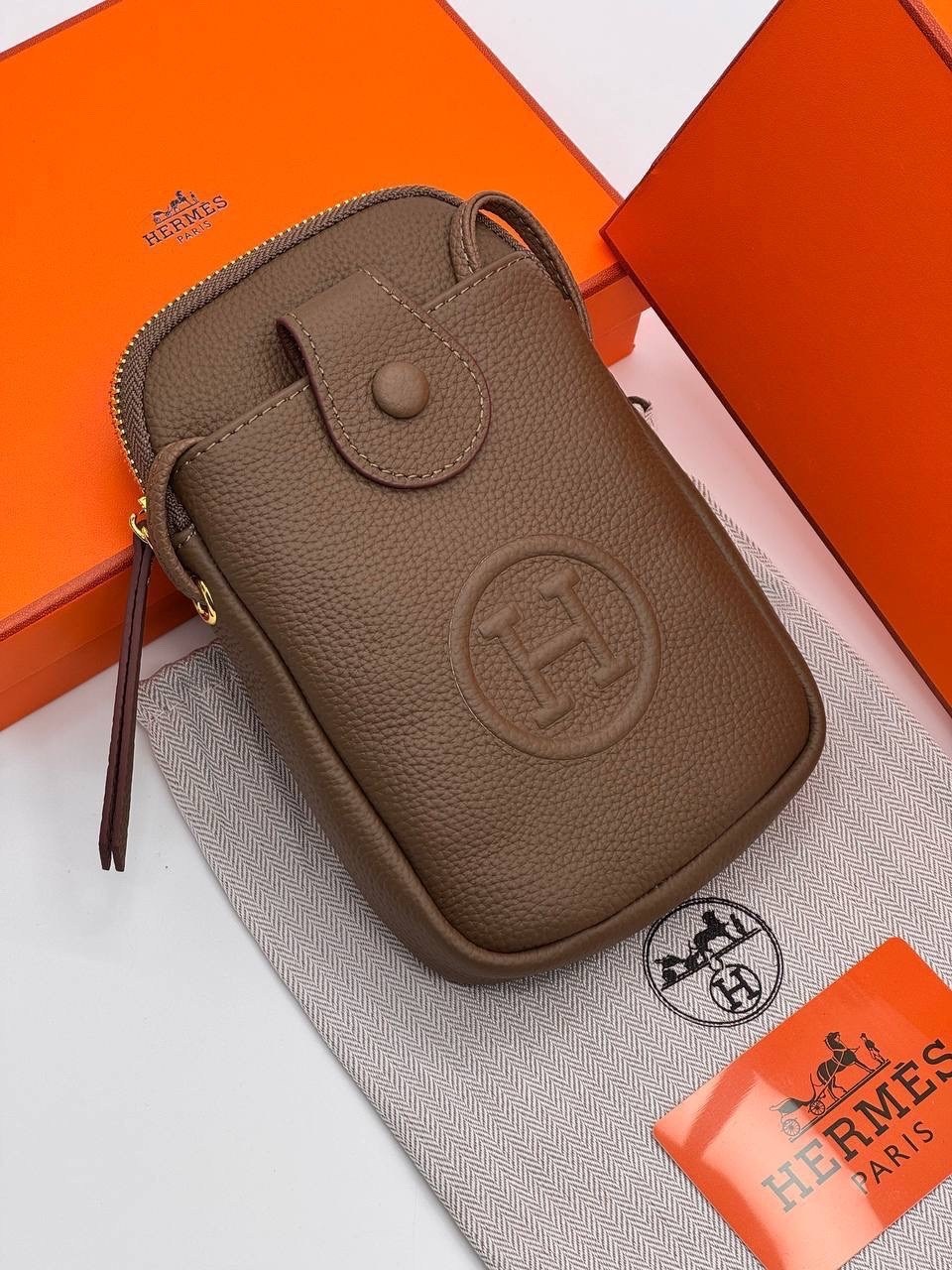 женская сумочка для телефона в стиле hermes кожа натуральная,женская сумочка для телефона в стиле hermes,hermes сумка для телефона кошелек,сумка под телефон hermes натуральная кожа чёрная,сумка для те