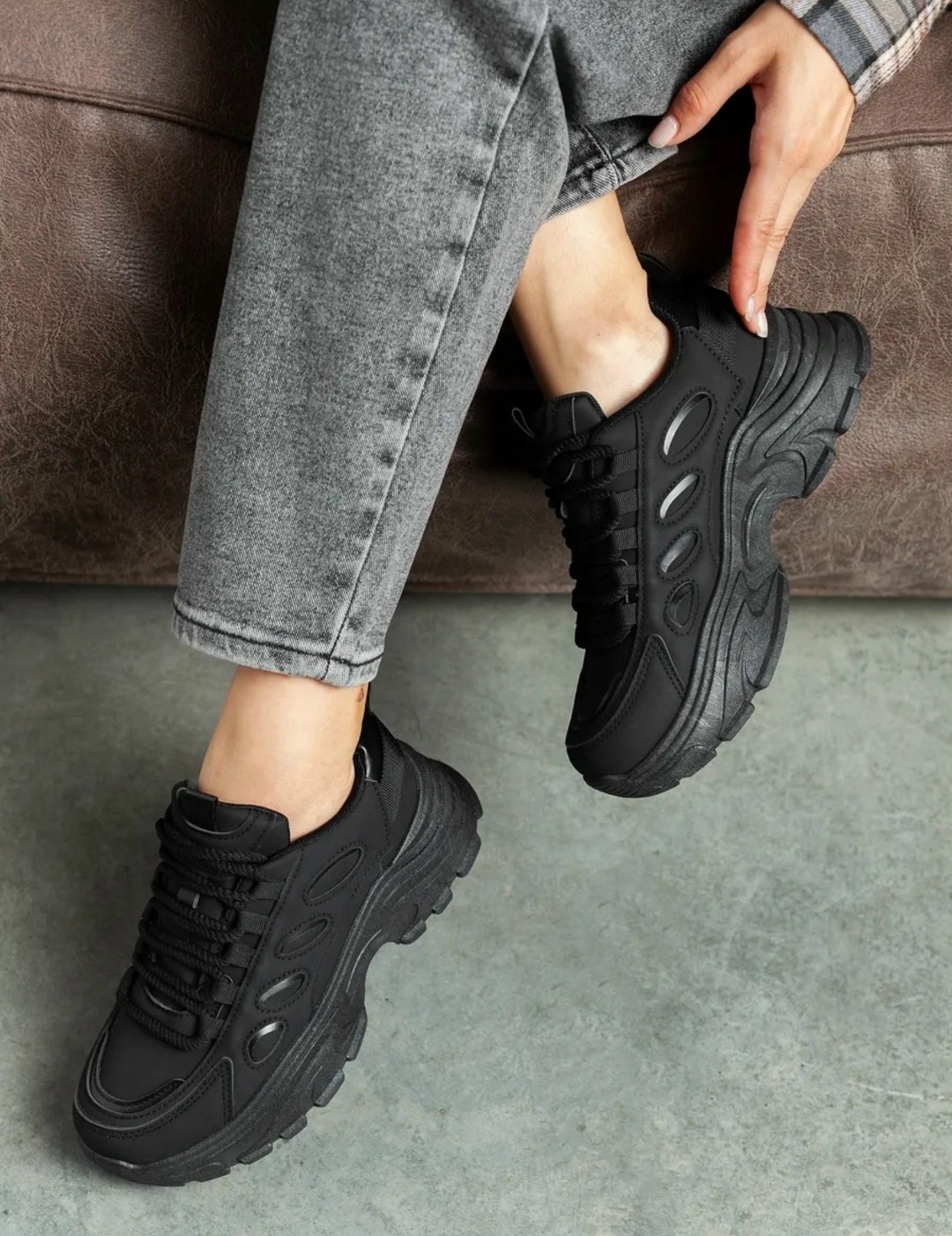 ,кроссовки женскиe,кроссовки черные,кроссовки женские черные,модные кроссовки