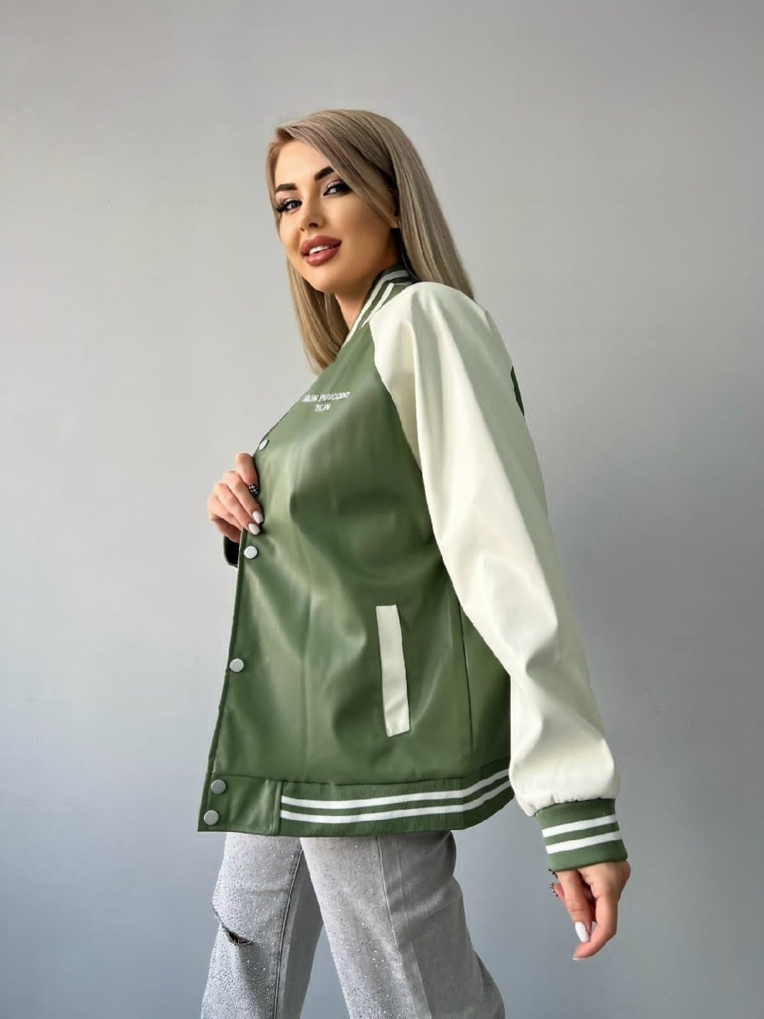 куртка бомбер,женская куртка бомбер,бомбер женская,кожаная куртка бомбер,куртка бомбер из экокожи