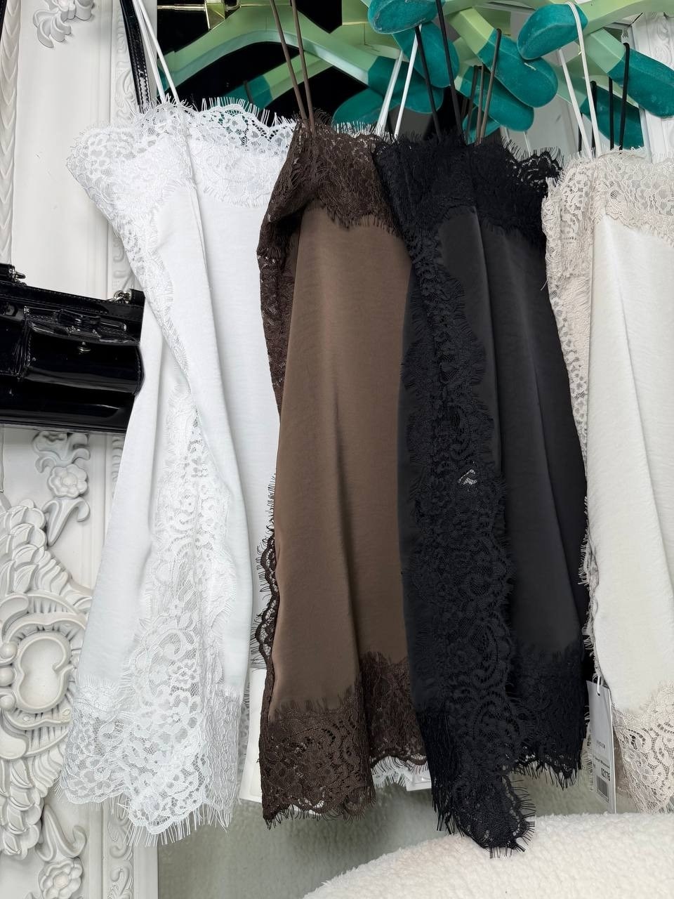 майка с кружевом,шелковый топ с кружевом,топ с кружевом,кружевная майка,майка кружевная топ