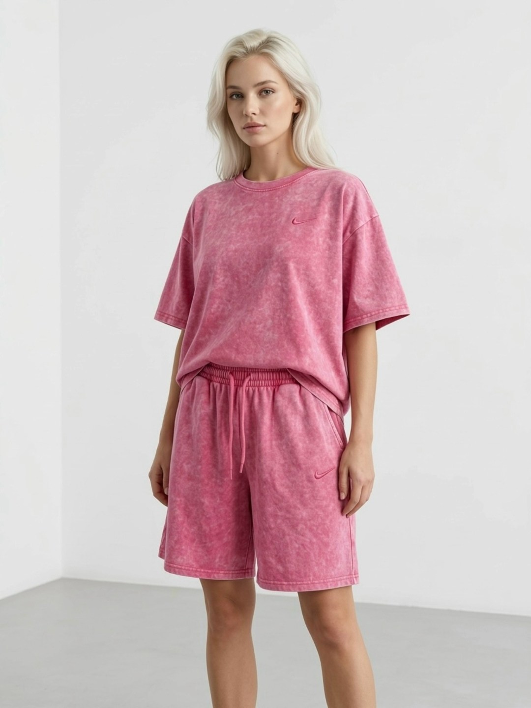 модная одежда,женские костюмы,футболки оверсайз,серая футболка оверсайз