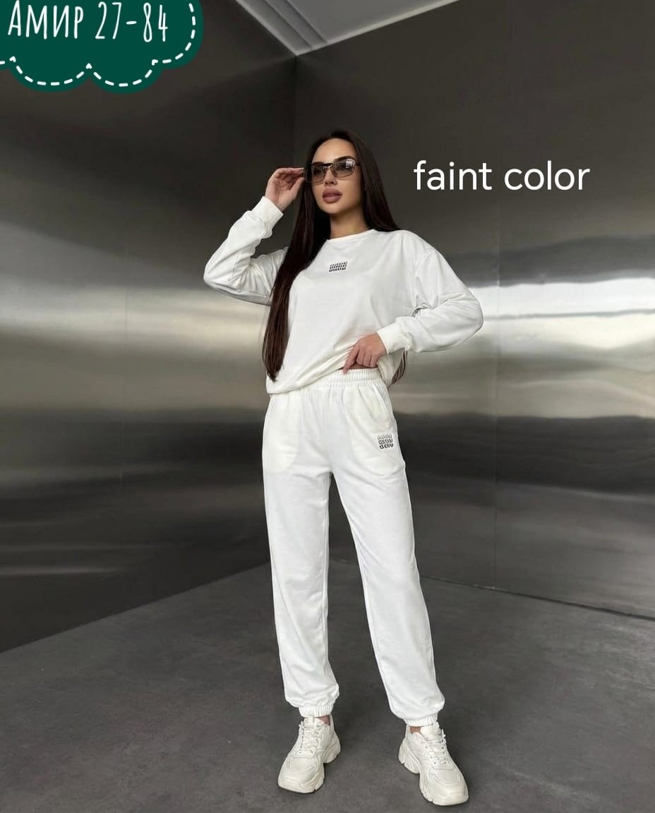 стильные костюмы,женский костюм,костюм на флисе,костюм спортивный женский,белые костюмы