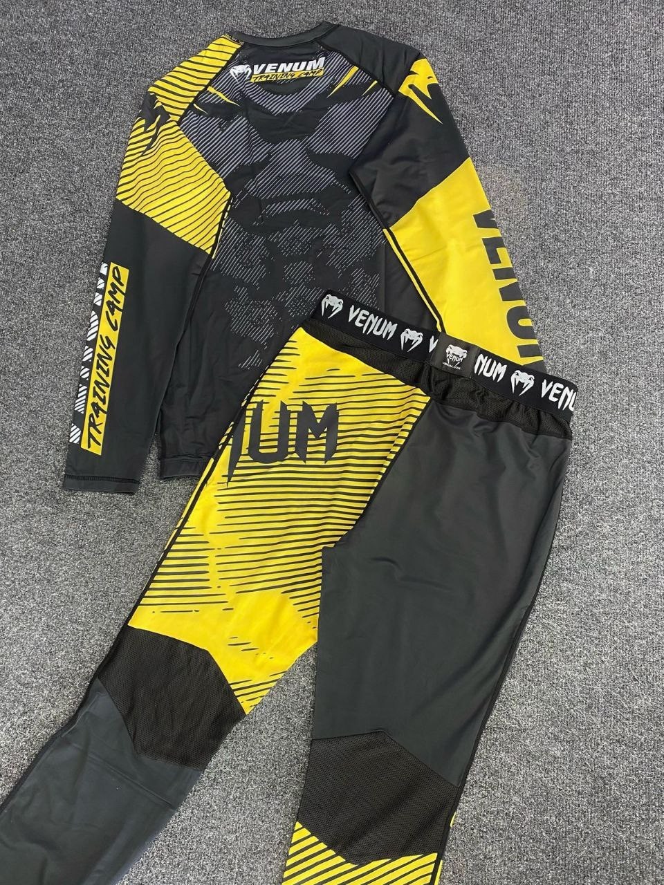 спортивные костюмы для мужчин,костюм venum комплект рашгард и тайтсы,комплект venum,мужские костюмы спортивные,костюм venum