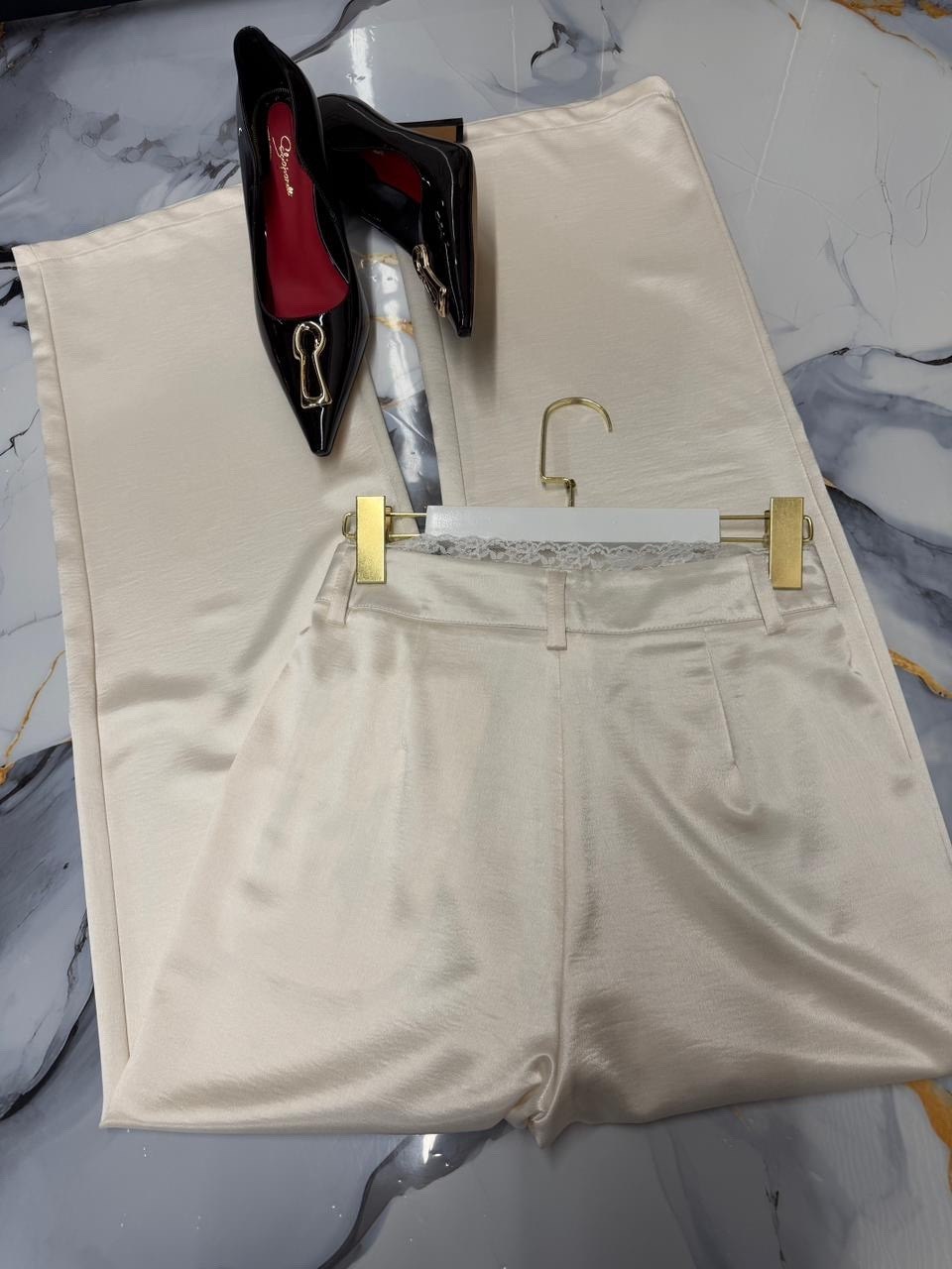 брюки прямые,брюки прямого кроя,элегантные брюки,брюки классические,прямые широкие брюки