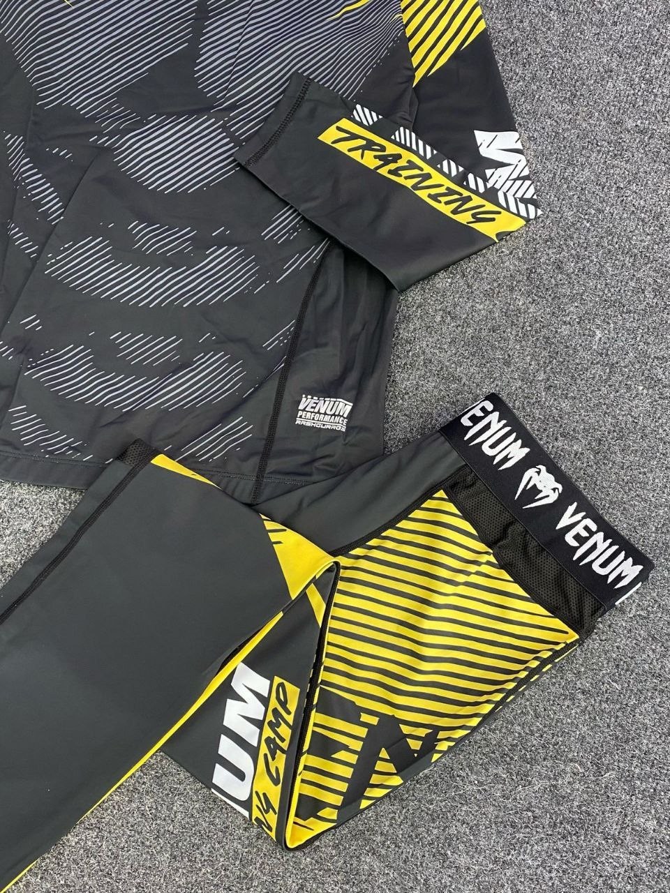 спортивные костюмы для мужчин,костюм venum комплект рашгард и тайтсы,комплект venum,мужские костюмы спортивные,костюм venum