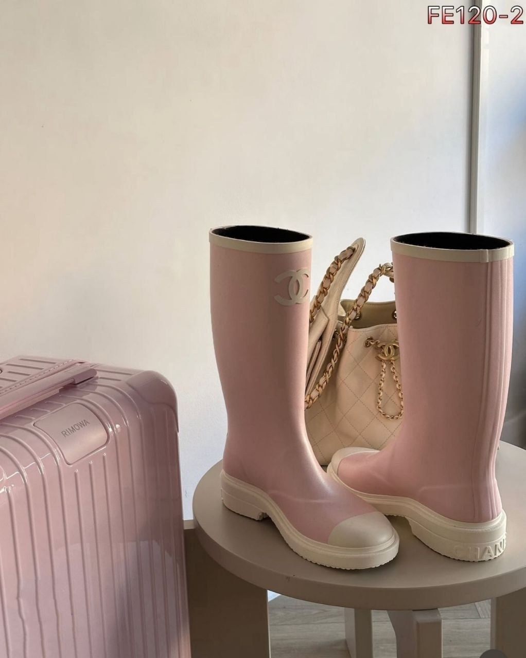 резиновые сапоги chanel,женские резиновые сапоги chanel,резиновые сапоги шанель,сапоги chanel,сапоги резиновые женские шанель