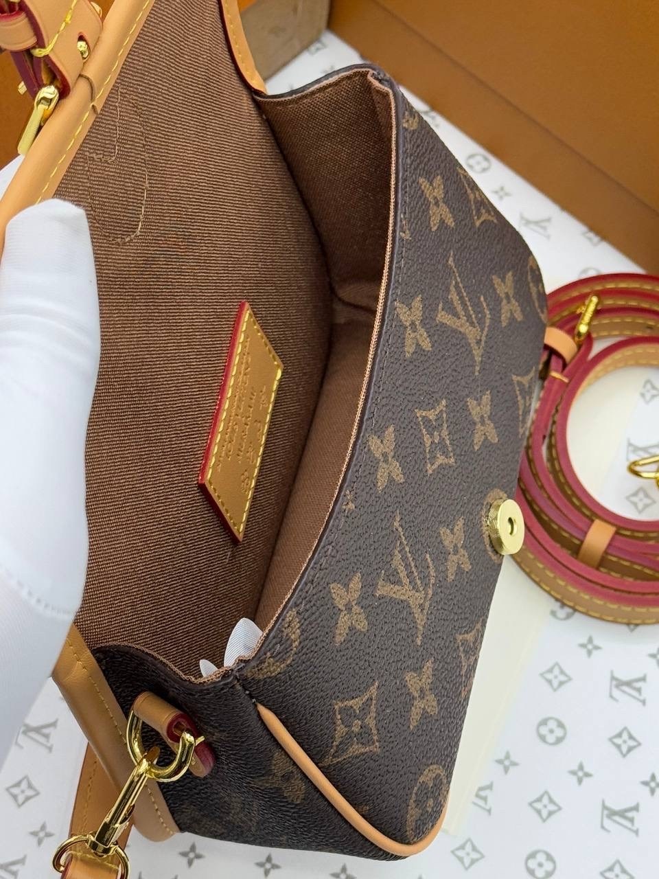 сумкa louis vuitton,louis vuitton сумка женская,louis vuitton сумка на плечо,сумочка луи виттон,сумка луи виттон