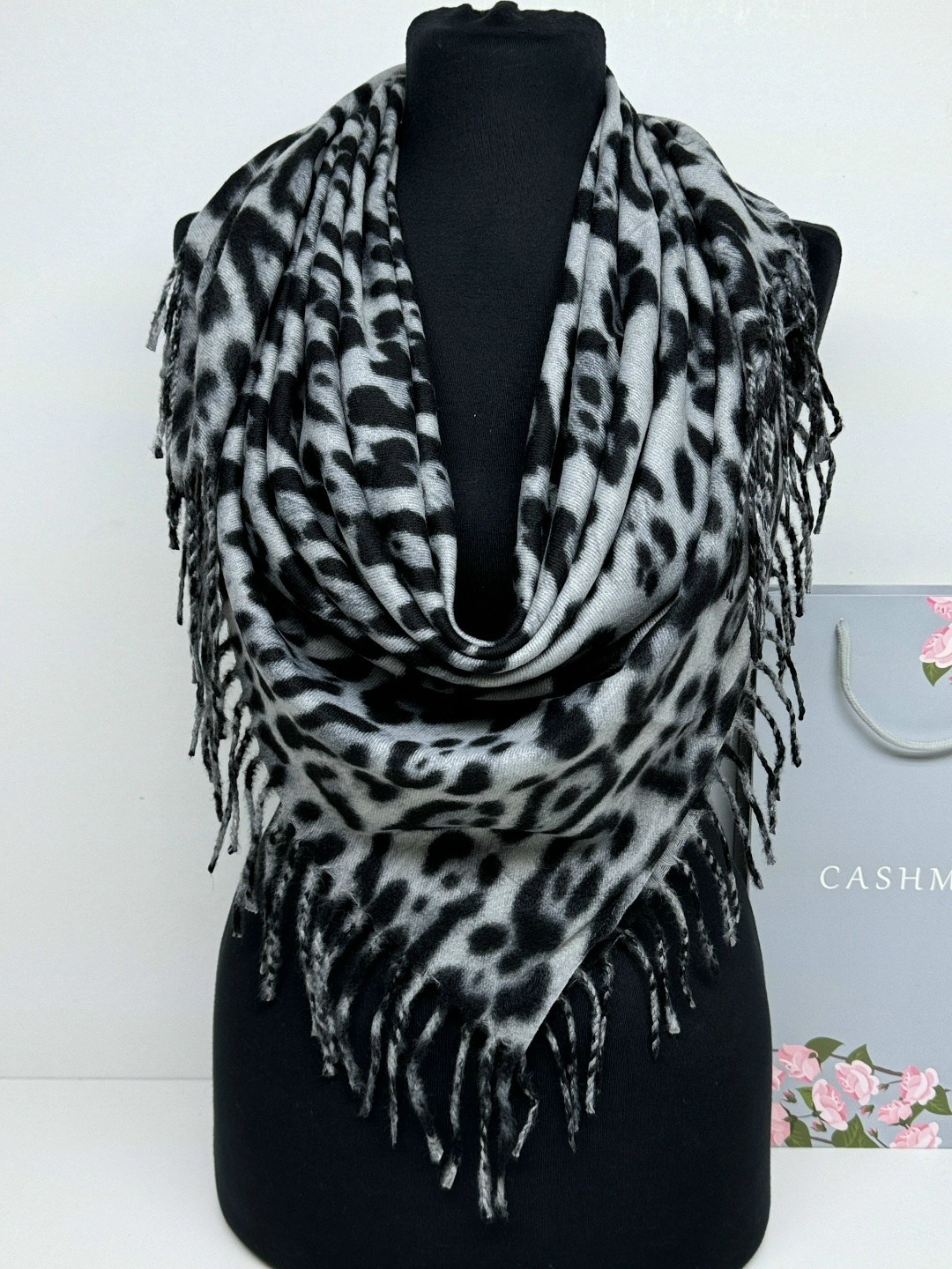 винтажный кашемировый шарф с леопардовым принтом,леопардовый палантин,леопардовый шарф,шарф леопардовый женский палантин леопард,палантин леопард