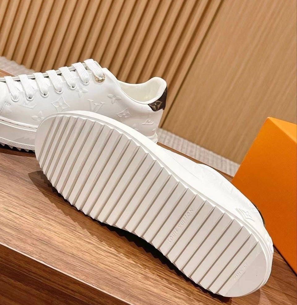 кроссовки женские louis vuitton,кеды луи виттон женские,кроссовки и кеды луи виттон,белые кеды луи виттон,женские кроссовки