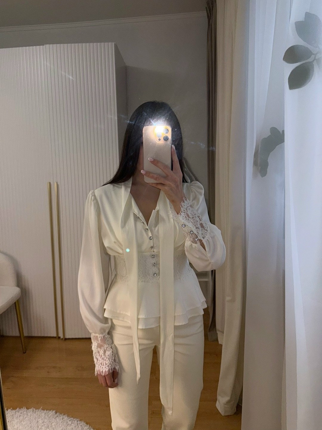 блузка женская,брючный костюм белый,стильные наряды,брючный костюм женский