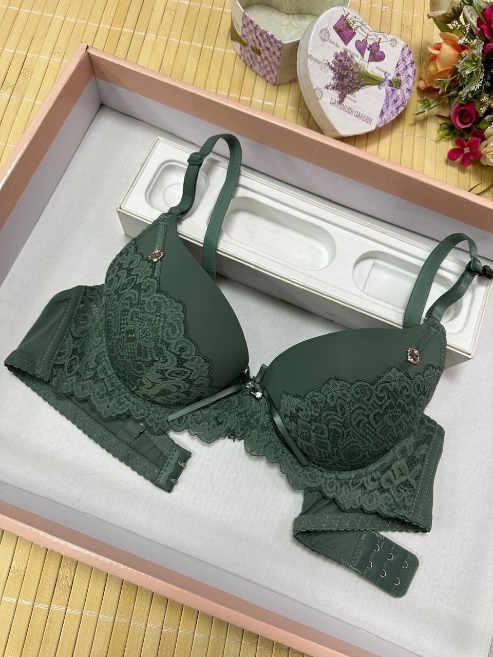 бюстгальтер женские,нижнее белье бюстгальтер,бюстгальтер,женское нижнее белье,бюстгальтер с кружевами