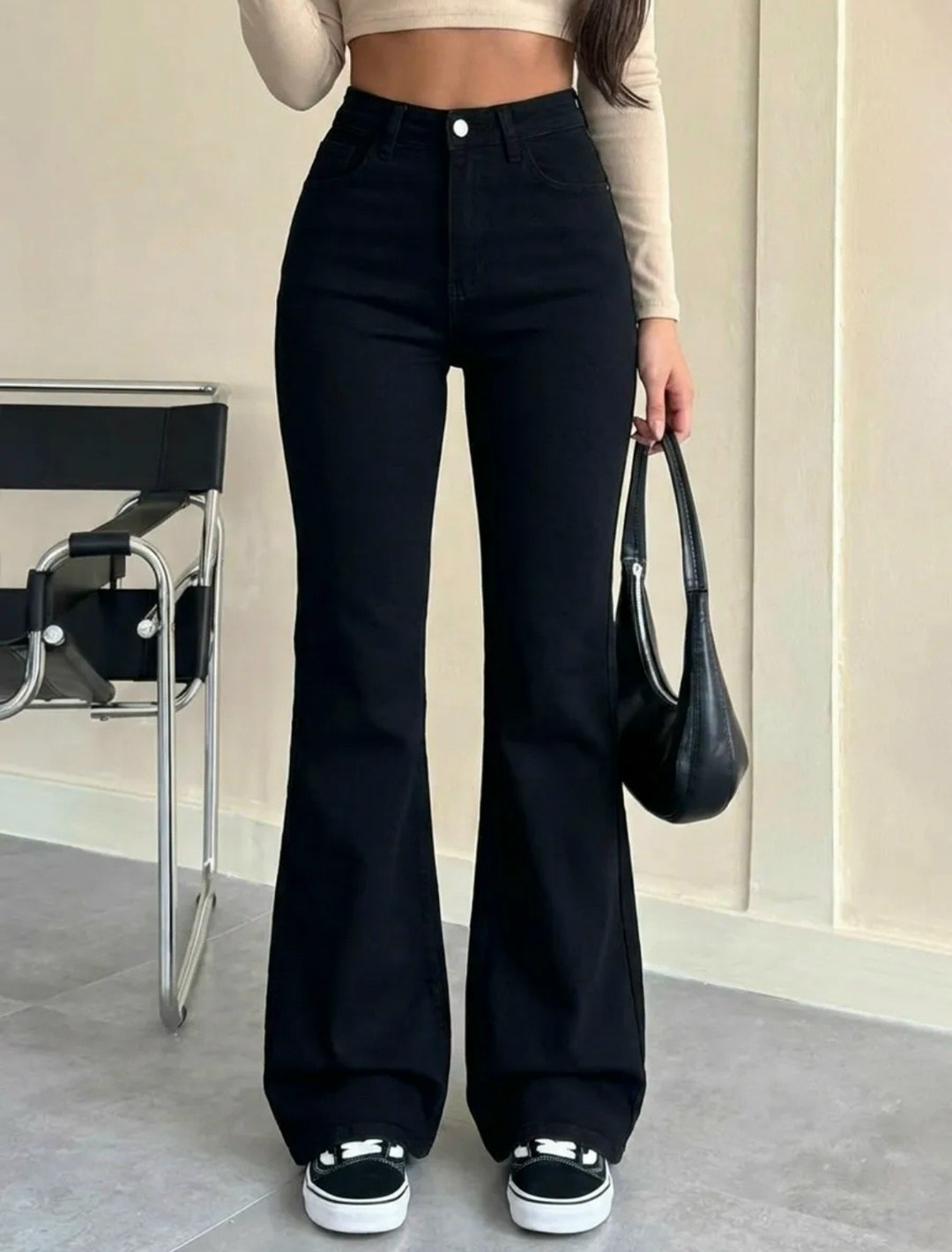 джинсы женские клеш,черные джинсы клеш,джинсы-клеш женские с завышенной талией,расклешенные джинсы с высокой талией,джинсы женские черные