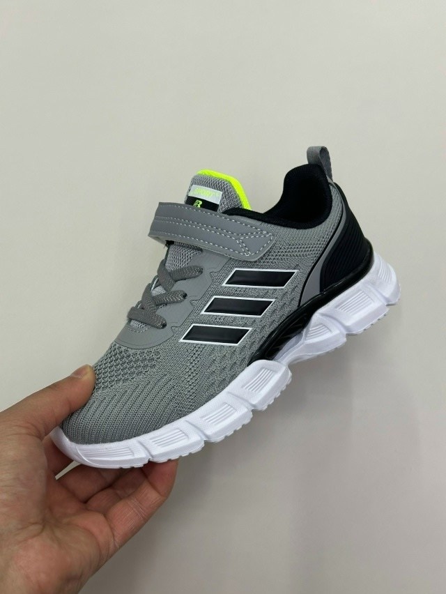 кроссовки,детские кроссовки,baas кроссовки,спортивная ,кроссовки закрытые