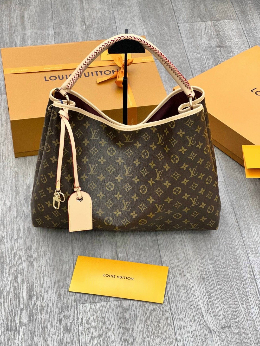 louis vuitton сумка на плечо,сумкa louis vuitton,louis vuiton,сумка шоппер луи виттон,женская сумка louis vuitton