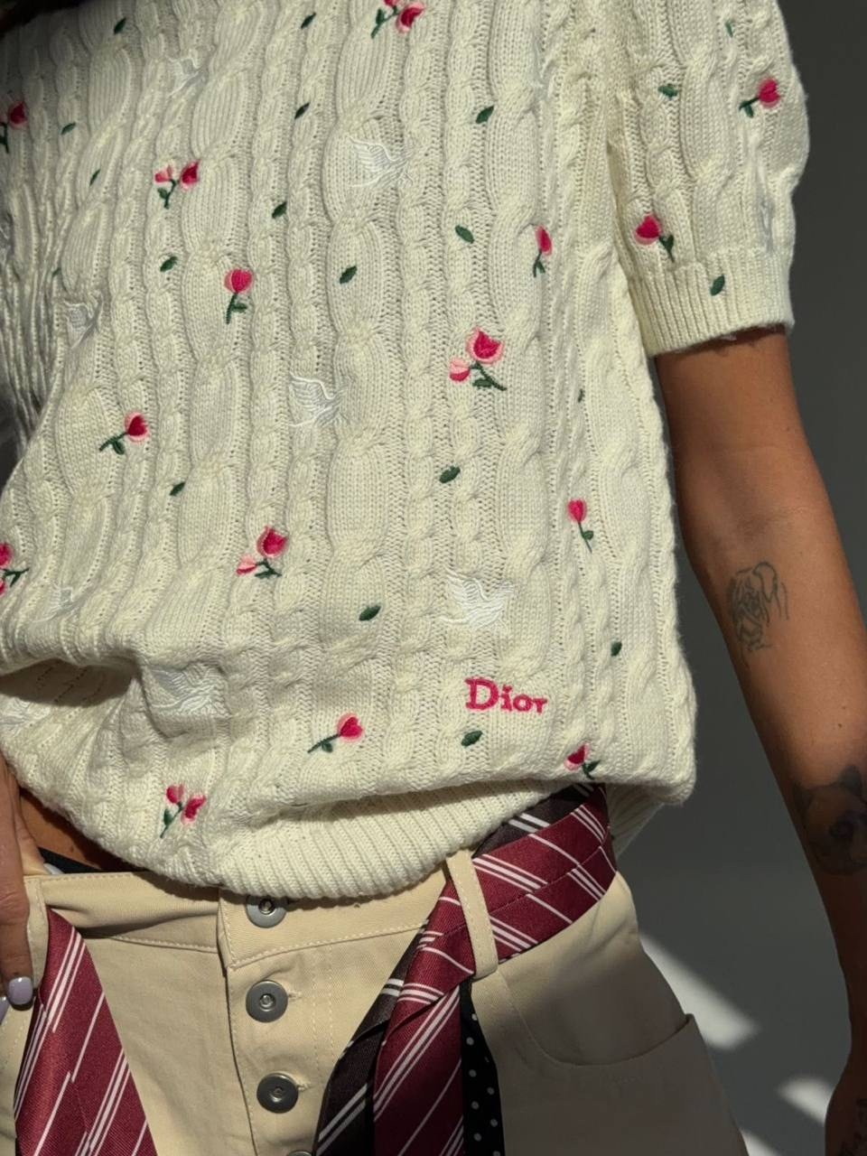 свитер с вышивкой,вязаные свитера,вязаная кофта,свитер,вязаные свитера женские