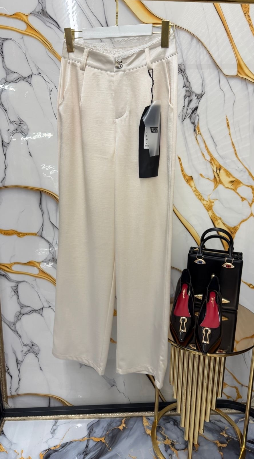 брюки прямые,брюки прямого кроя,элегантные брюки,брюки классические,прямые широкие брюки