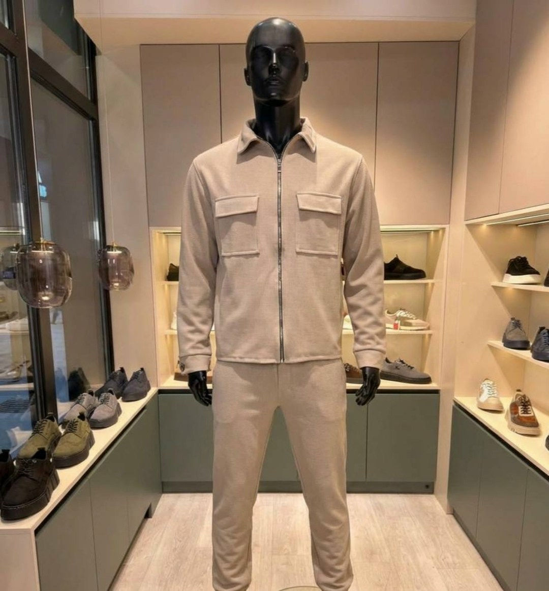 мужской костюм серый,костюм повседневный,мужской спортивный костюм,мужской спортивный костюм серого цвета,мужской повседневный костюм