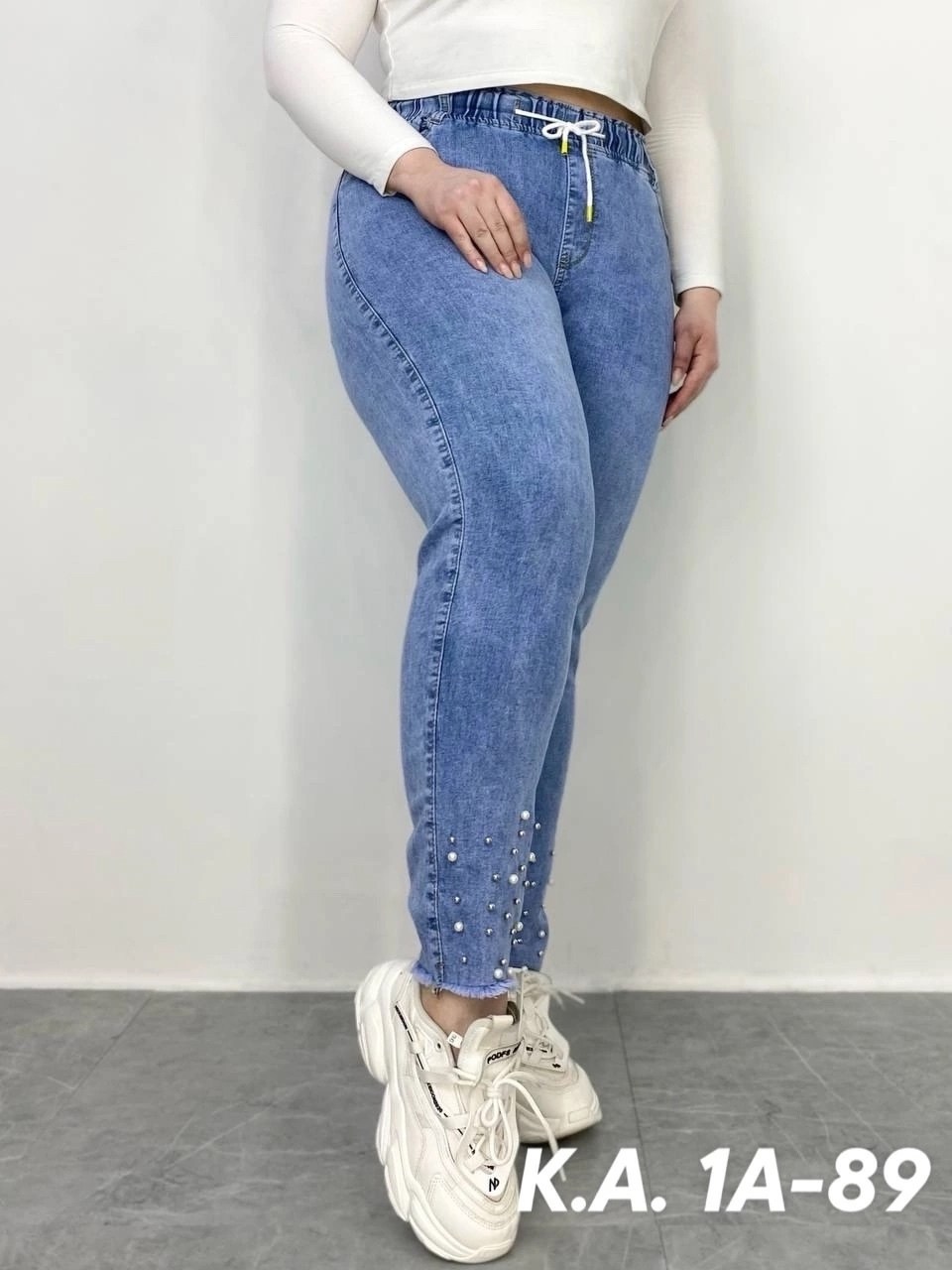 джинсы больших размеров,голубые джинсы,женские джинсы,стильные джинсы,джинсы на резинке