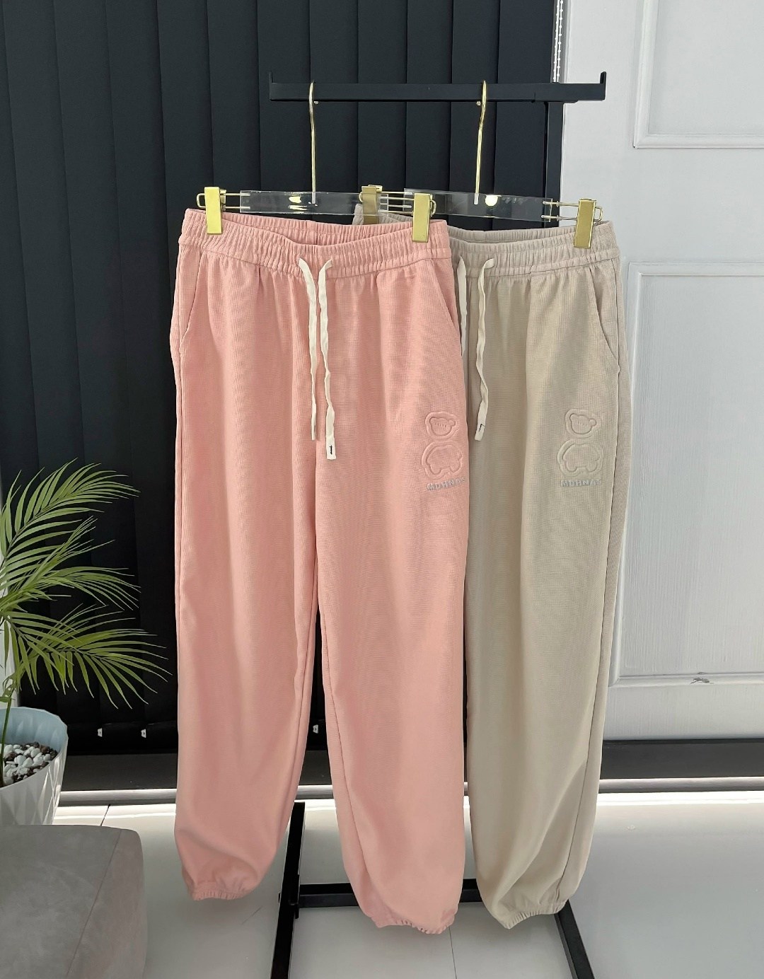 брюки спортивные,женские спортивные штаны,брюки спортивные женская,брюки женские свободные спортивные,спортивные штаны