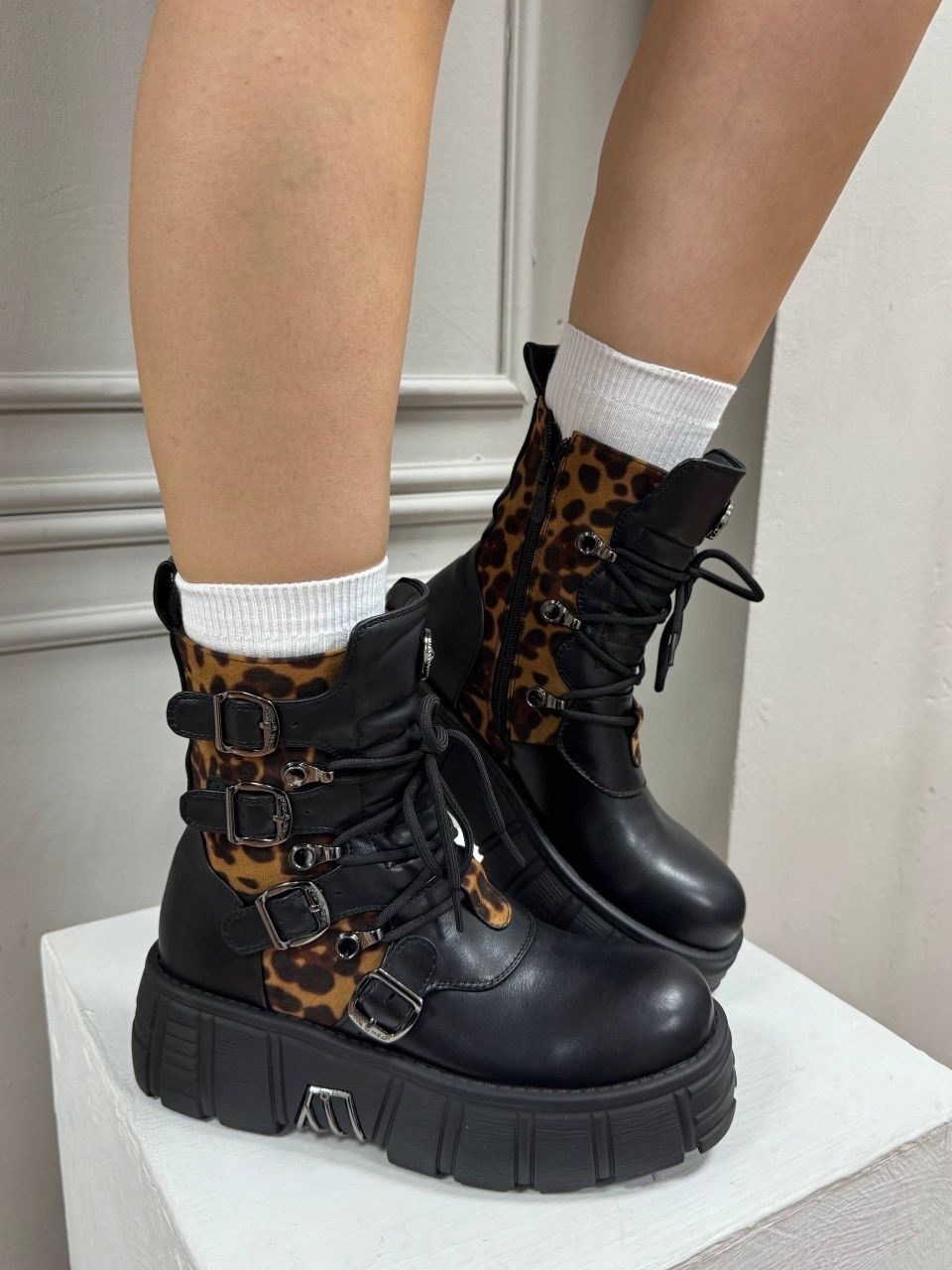 ,ботинки на массивной платформе,женские ботинки на платформе,ботинки на платформе,ботинки на высокой платформе