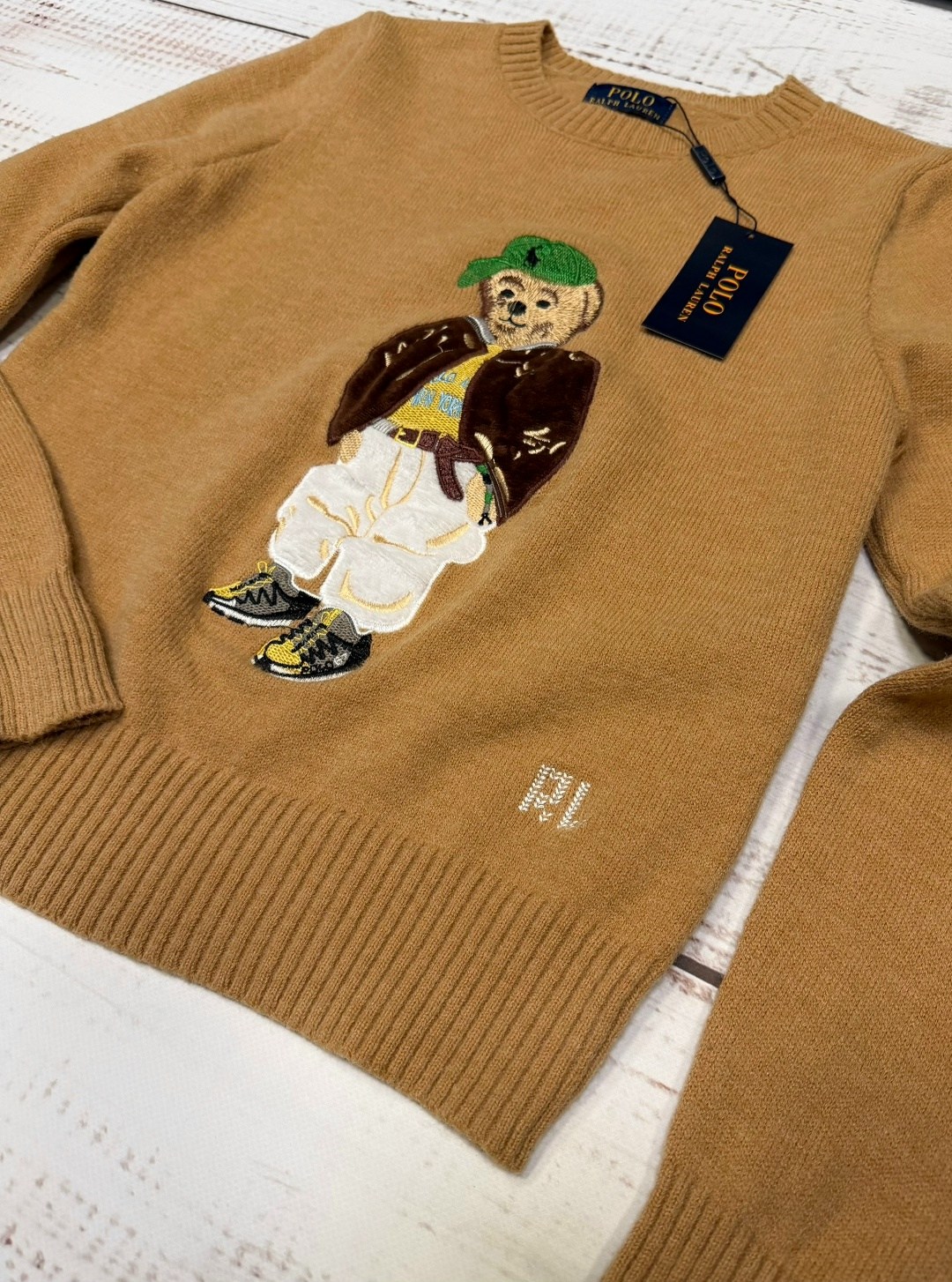 вязаные свитера,свитер с рисунком,свитер,джемпер,джемпер с мишкой