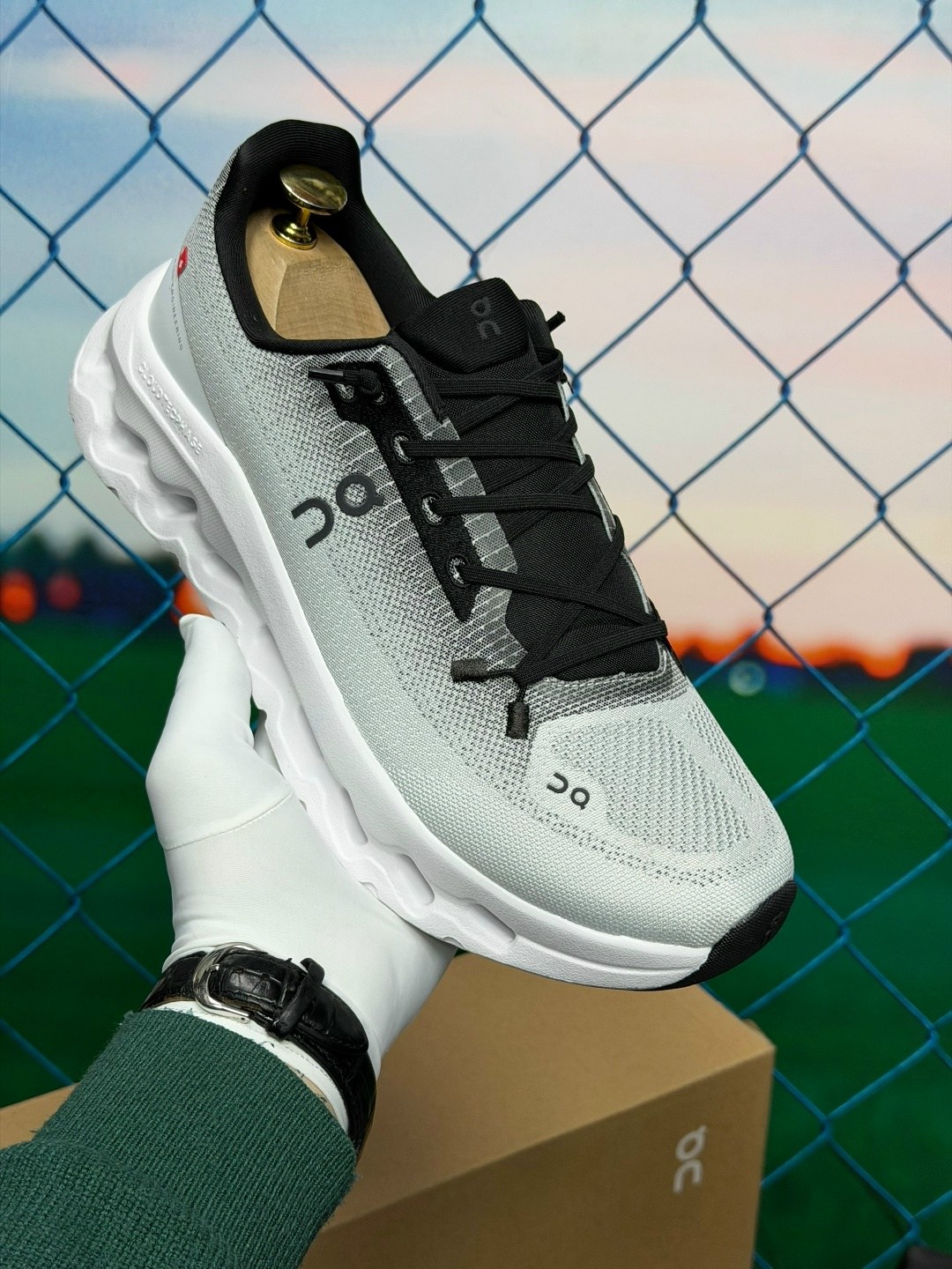 кроссовки on cloudtilt черного цвета слоновой кости running,бело-черные кроссовки on cloudtilt running,кроссовки on cloudtilt черного цвета слоновой кости on running,on cloudtilt кроссовки,бело-черные