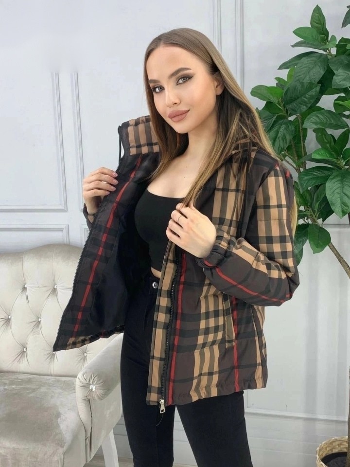 пуховик в клетку burberry с капюшоном,burberry пуховик,пуховик в клетку burberry,burberry пуховик в клетку со съемным капюшоном бежевый,демисезонная куртка