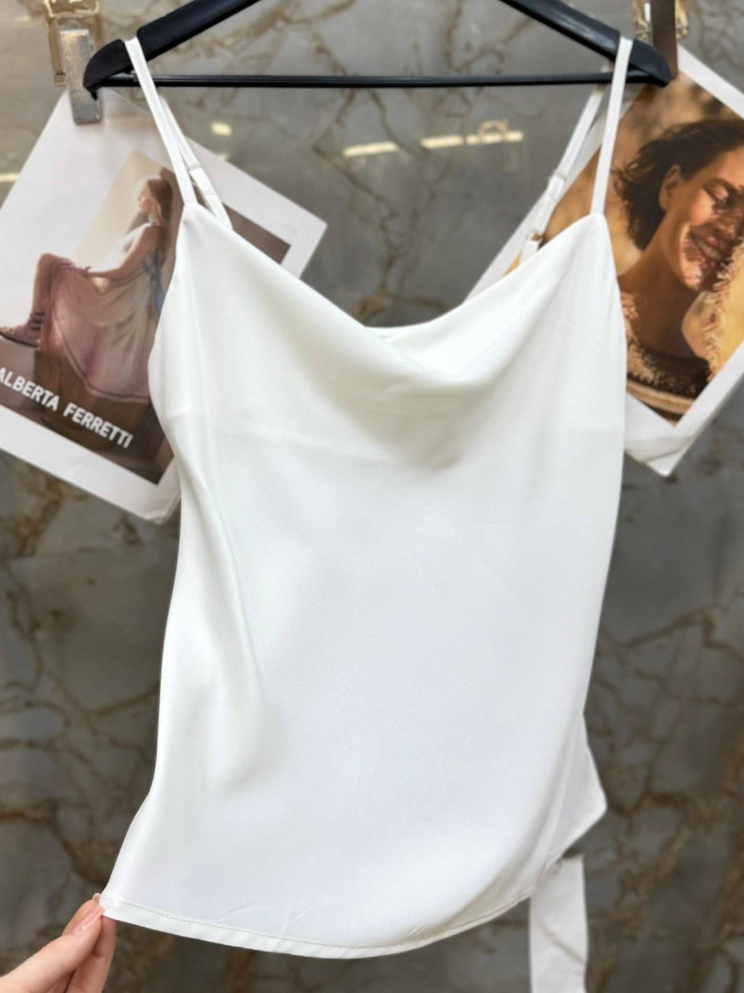 майка на бретельках,майка женская,женские топы,женский топ на бретелях,шелковый топ