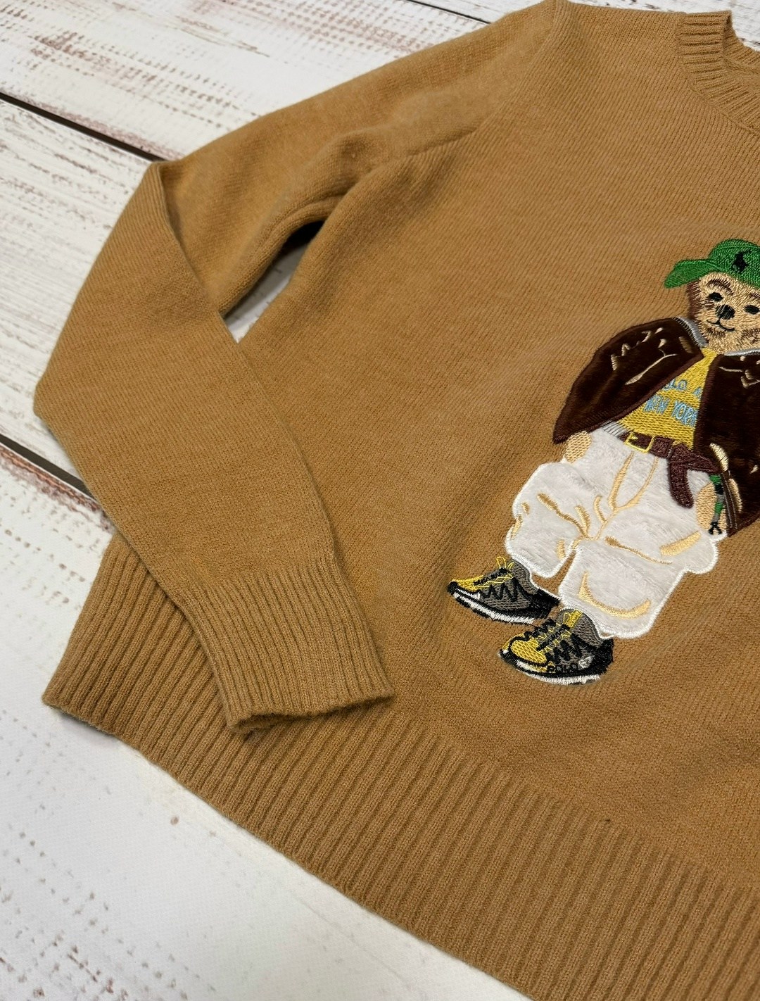 вязаные свитера,свитер с рисунком,свитер,джемпер,джемпер с мишкой