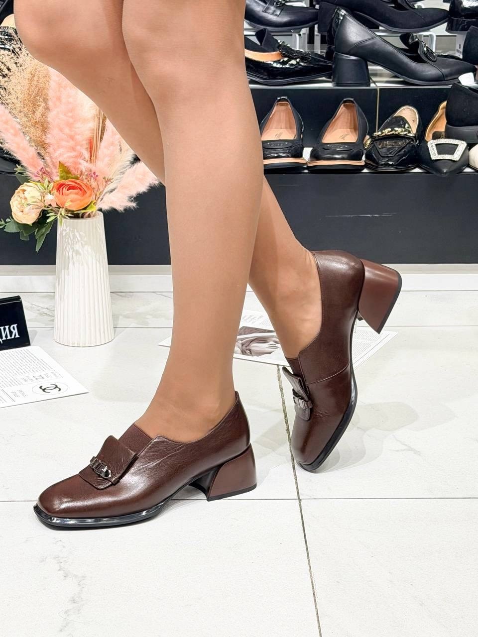 ,туфли женские,женская ,модные туфли,лоферы на каблуке