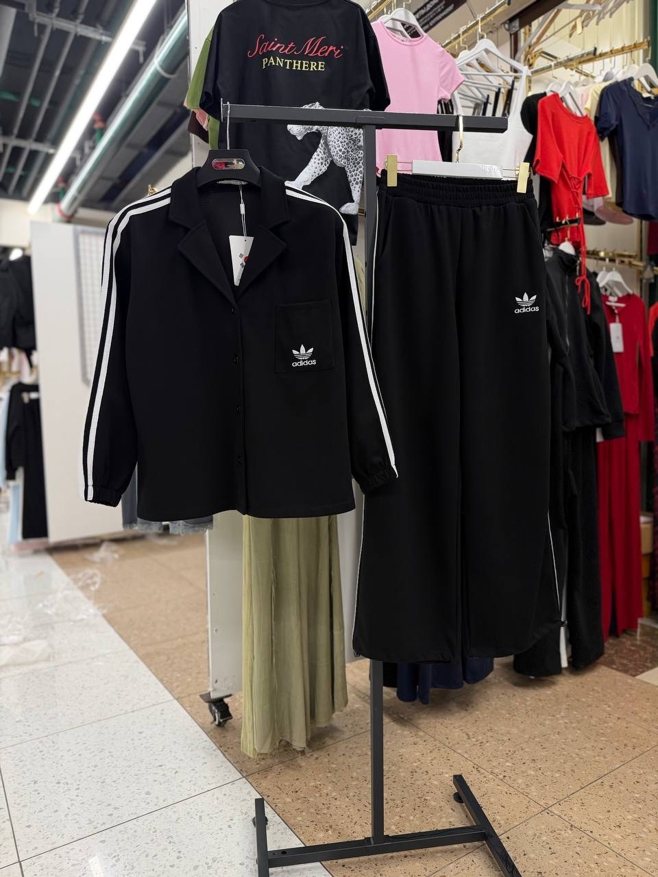 костюм спортивный adidas,костюм спортивный adidas originals,костюм спортивный,спортивные костюмы адидас,комплект спортивного костюма