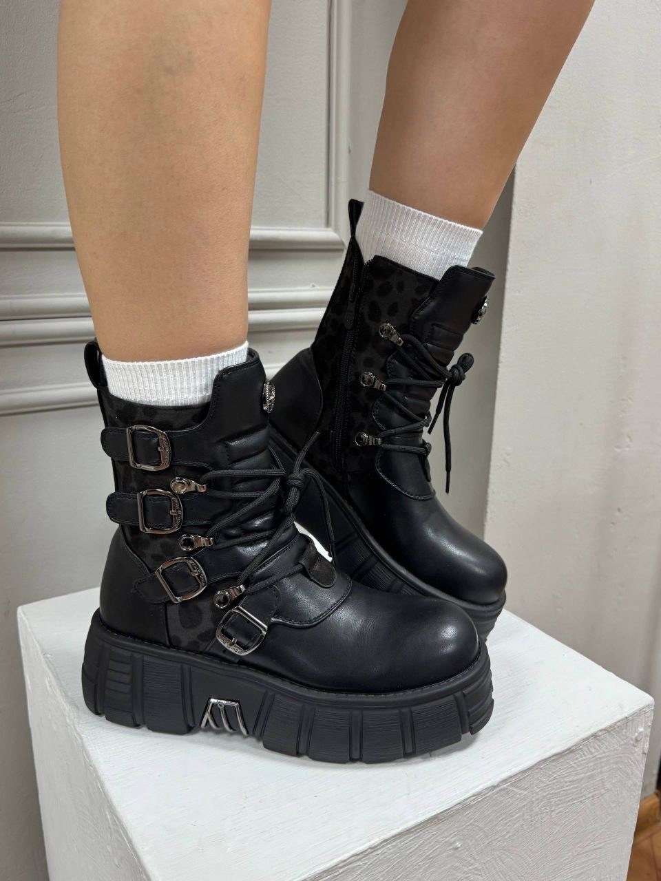 ,ботинки на массивной платформе,женские ботинки на платформе,ботинки на платформе,ботинки на высокой платформе