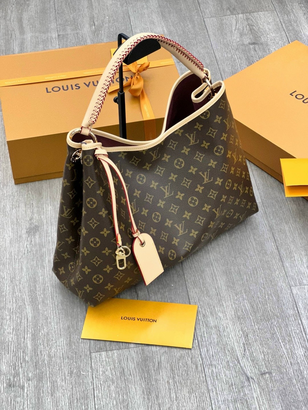 louis vuitton сумка на плечо,сумкa louis vuitton,louis vuiton,сумка шоппер луи виттон,женская сумка louis vuitton