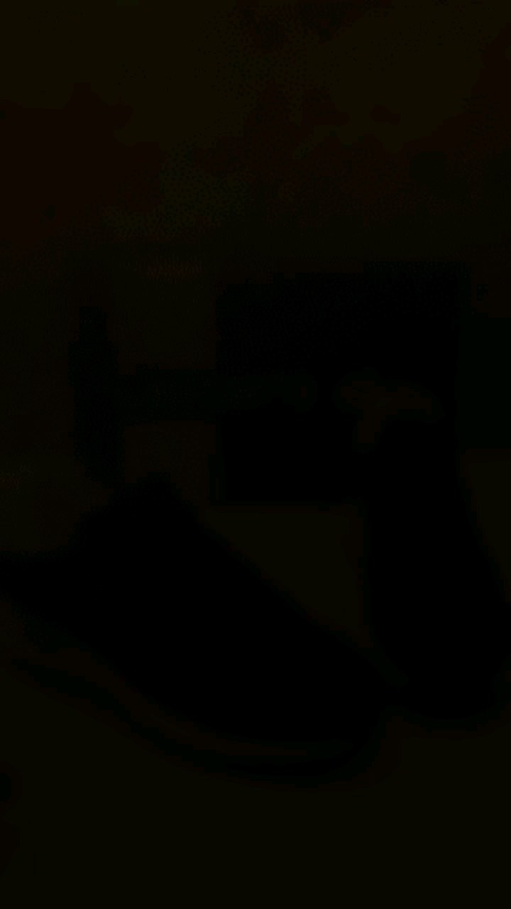 темнота,телефон с камерой,в ванной,подростка,picth black