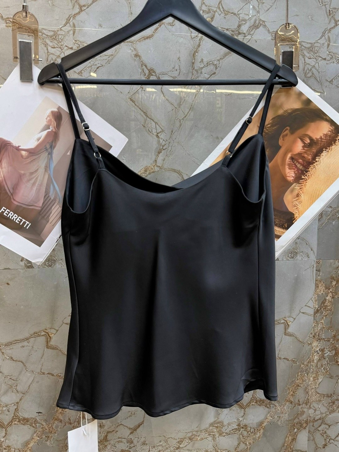 майка на бретельках,майка женская,женские топы,женский топ на бретелях,шелковый топ