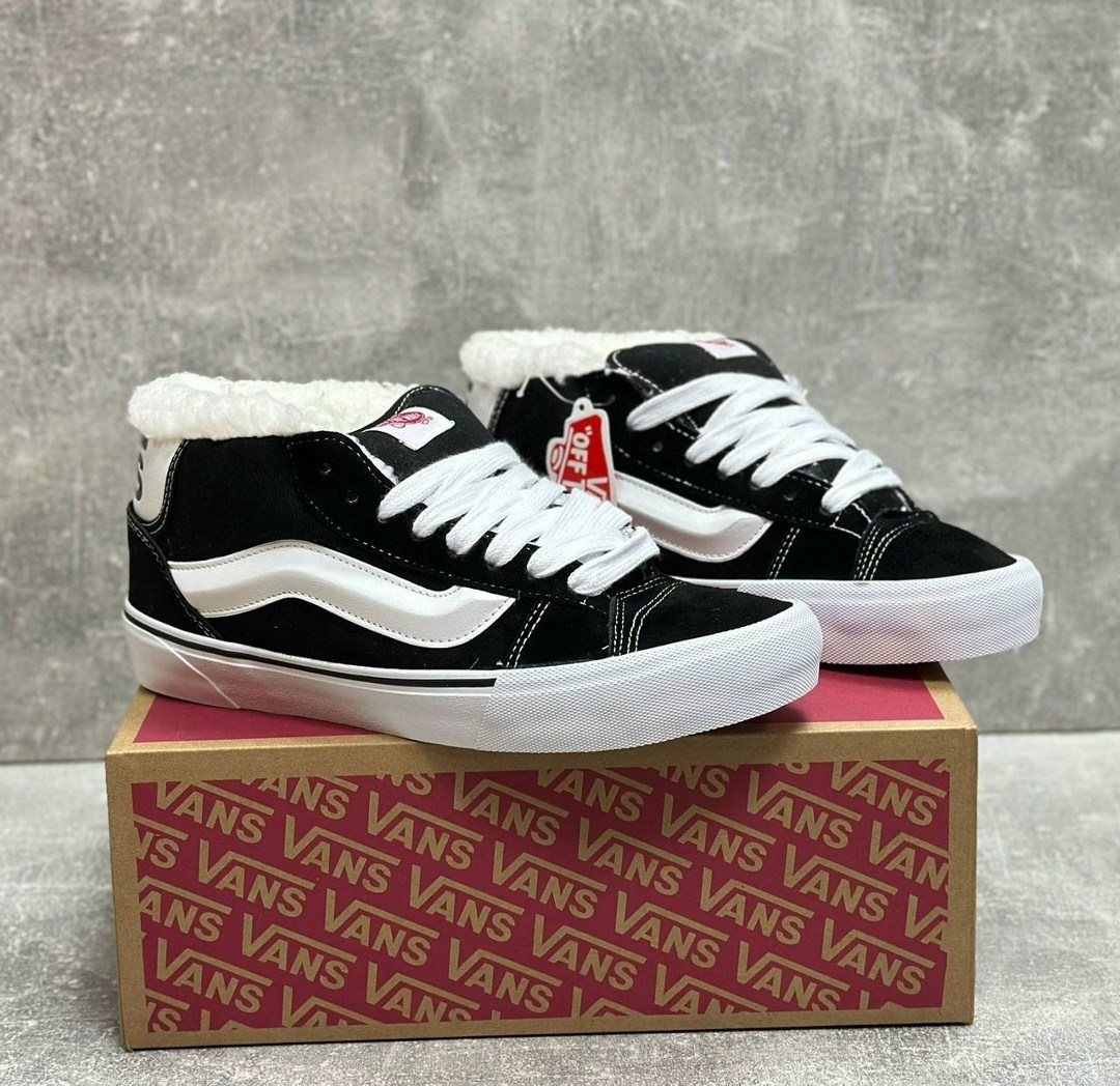 vans зимние кеды vans с мехом утепленные,кроссовки зимние с мехом вансы дутые vans,зимние кеды vans sk8-hi black white,кеды ванс высокие зимние sk8 hi утепленные с мехом,кеды vans зимние