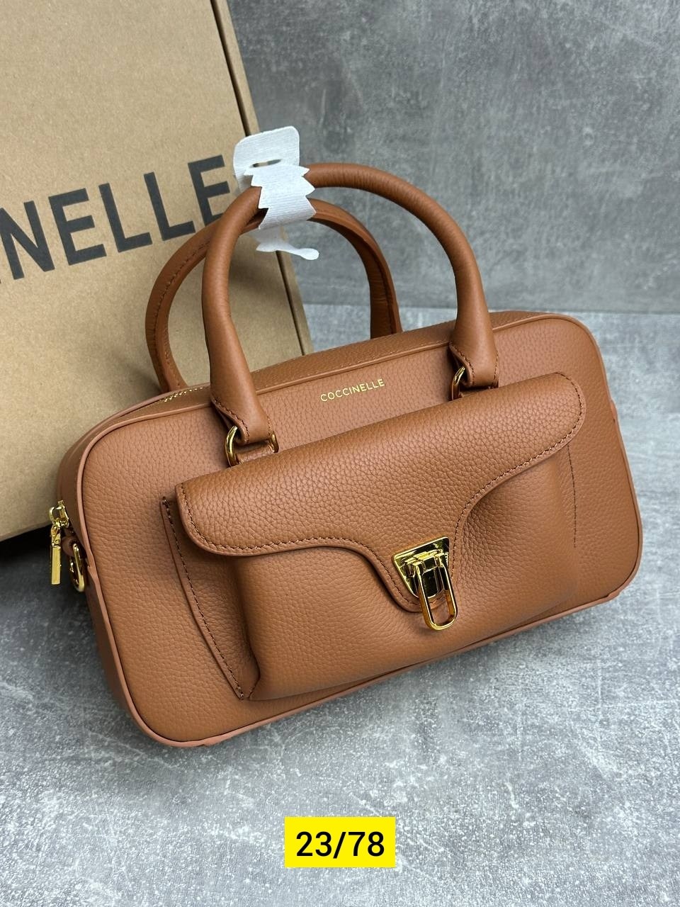 сумка coccinelle,женская сумка,сумка,сумочка из зернистой кожи coccinelle beat soft medium черный,женская кожаная сумка на цепочке coccinelle