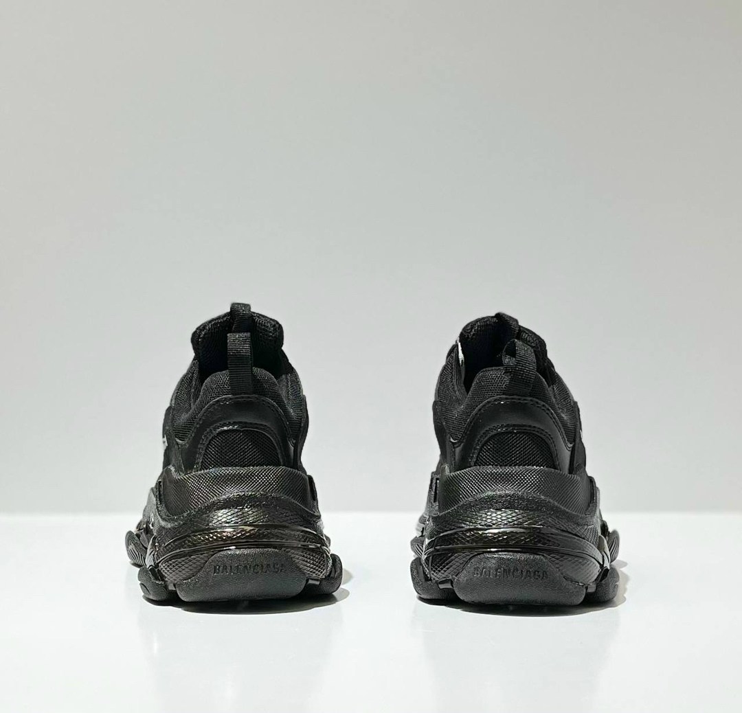 кроссовки balenciaga triple s,кроссовки balenciaga черные,кроссовки balenciaga triple s sneaker black patent черный,кроссовки balenciaga triple s сlear sole,кроссовки balenciaga triple s chunky male ч