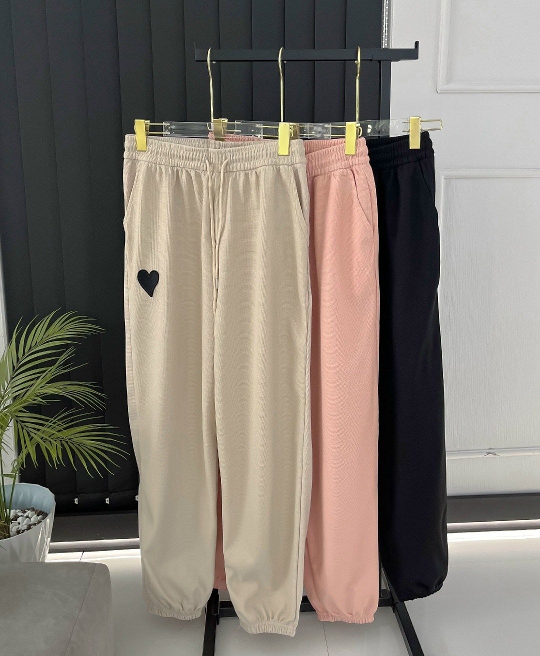 брюки спортивные,женские спортивные штаны,брюки спортивные женская,брюки женские свободные спортивные,спортивные штаны