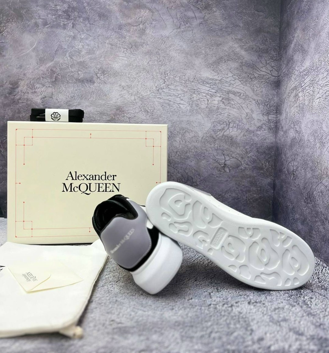 кроссовки alexander mcqueen,кроссовки женские alexander mcqueen,кеды alexander mcqueen,кожаные кроссовки alexander mcqueen,