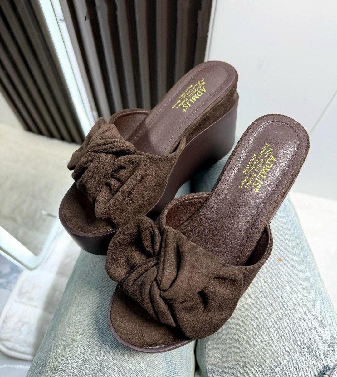 женские шлепанцы на платформе,шлепанцы женские,шлепки на платформе,модные тапочки,шлепанцы на платформе