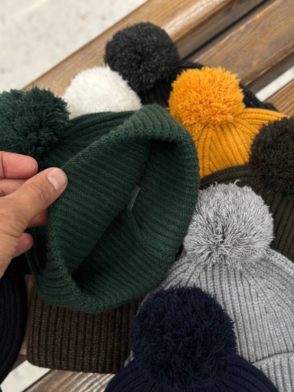 шапка зимняя мужская,шапка мужская с помпоном,шапка мужская,шапка,мужские вязаные шапки