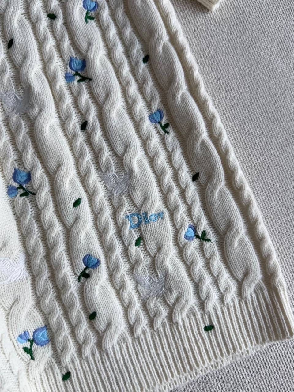свитер с вышивкой,вязаные свитера,вязаная кофта,свитер,вязаные свитера женские