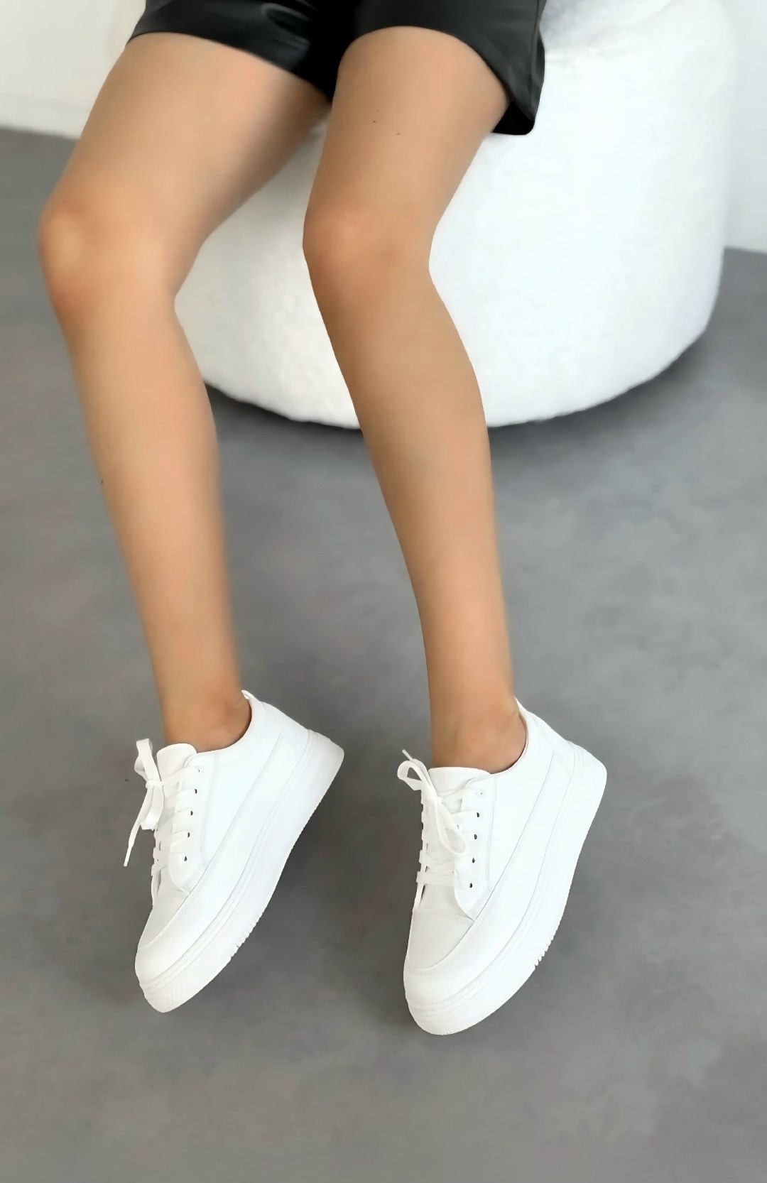 ,белые кроссовки женские,белые кроссовки,кроссовки женскиe,спортивная