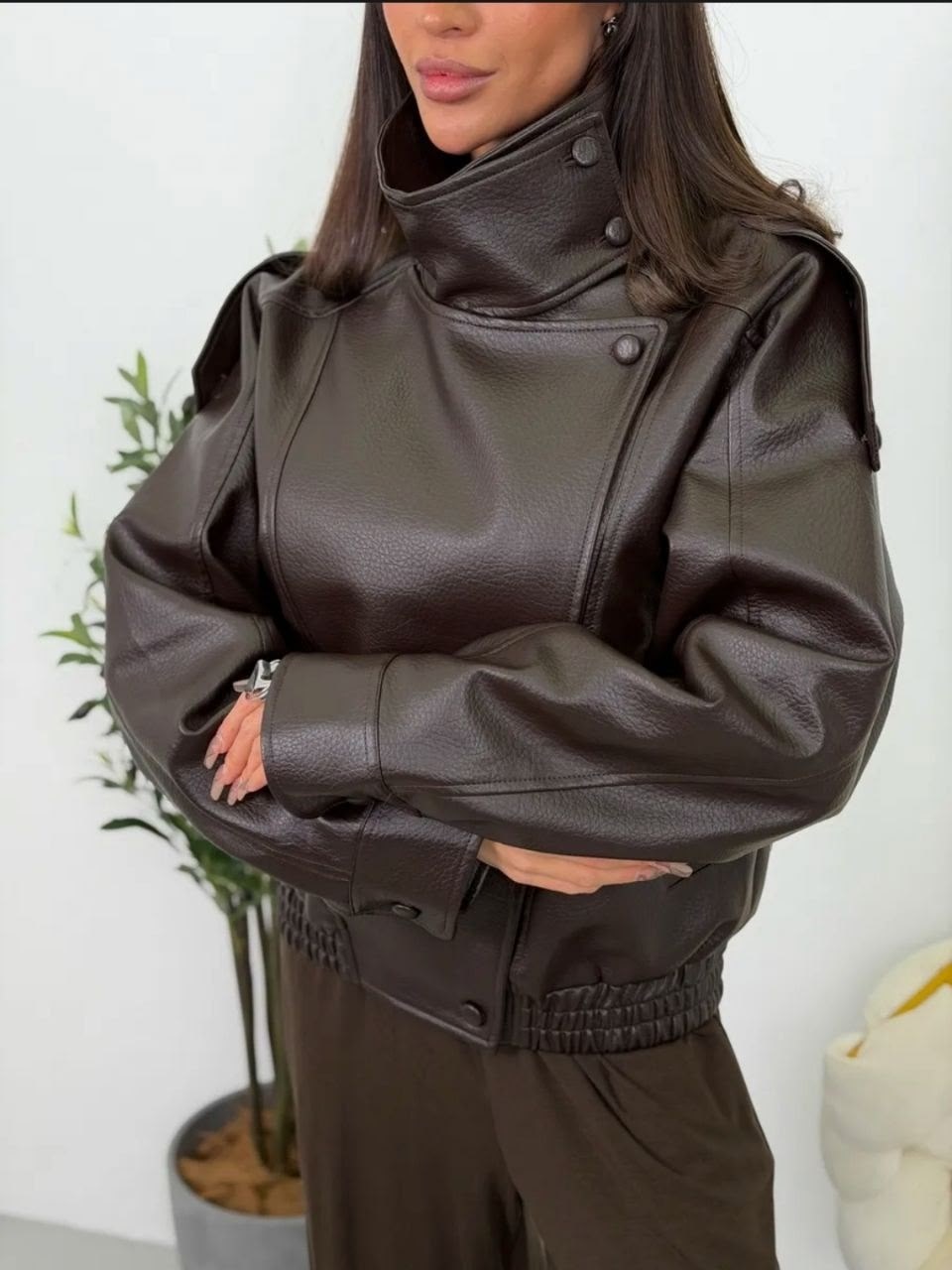 женская куртка кожаная оверсайз короткая okssana firsanova,женская куртка кожаная оверсайз короткая oksana firsanova,косуха куртка кожаная оверсайз демисезонная удлиненная mayberry,кожаная куртка овер