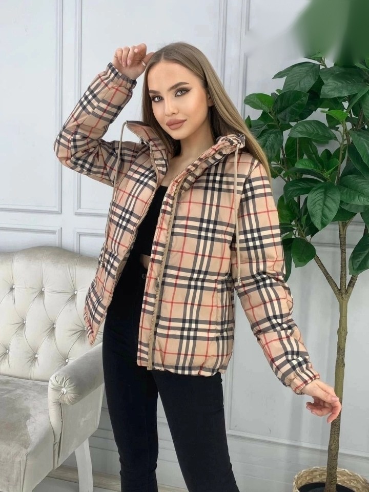 пуховик в клетку burberry с капюшоном,burberry пуховик,пуховик в клетку burberry,burberry пуховик в клетку со съемным капюшоном бежевый,демисезонная куртка