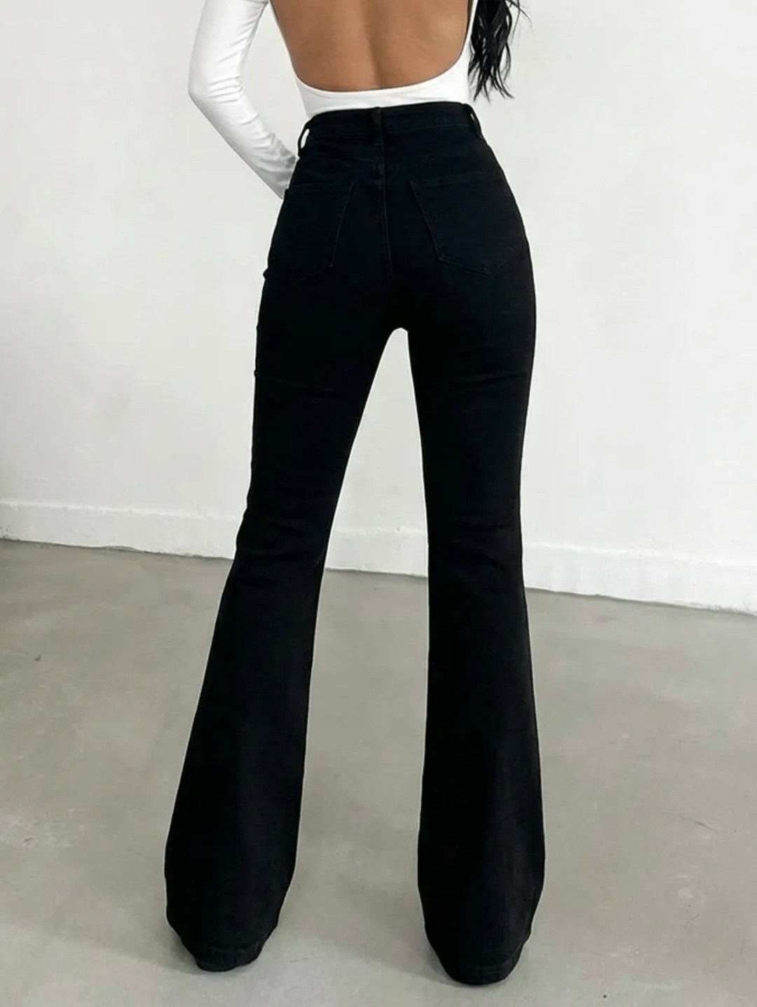 джинсы женские клеш,черные джинсы клеш,джинсы-клеш женские с завышенной талией,расклешенные джинсы с высокой талией,джинсы женские черные