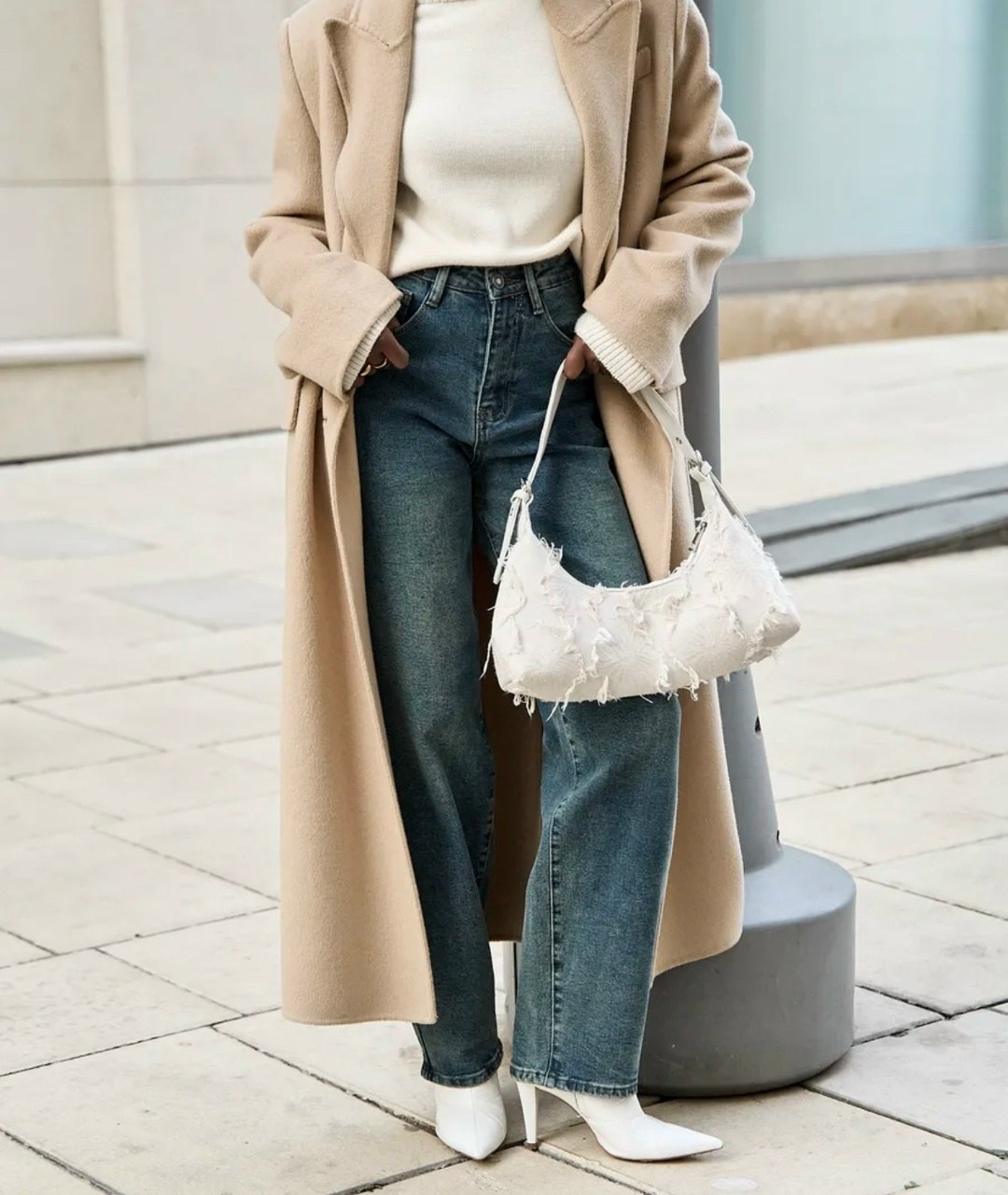 джинсы с пальто,прямое пальто,бежевое пальто с джинсами,стиль одежды,образ с пальто