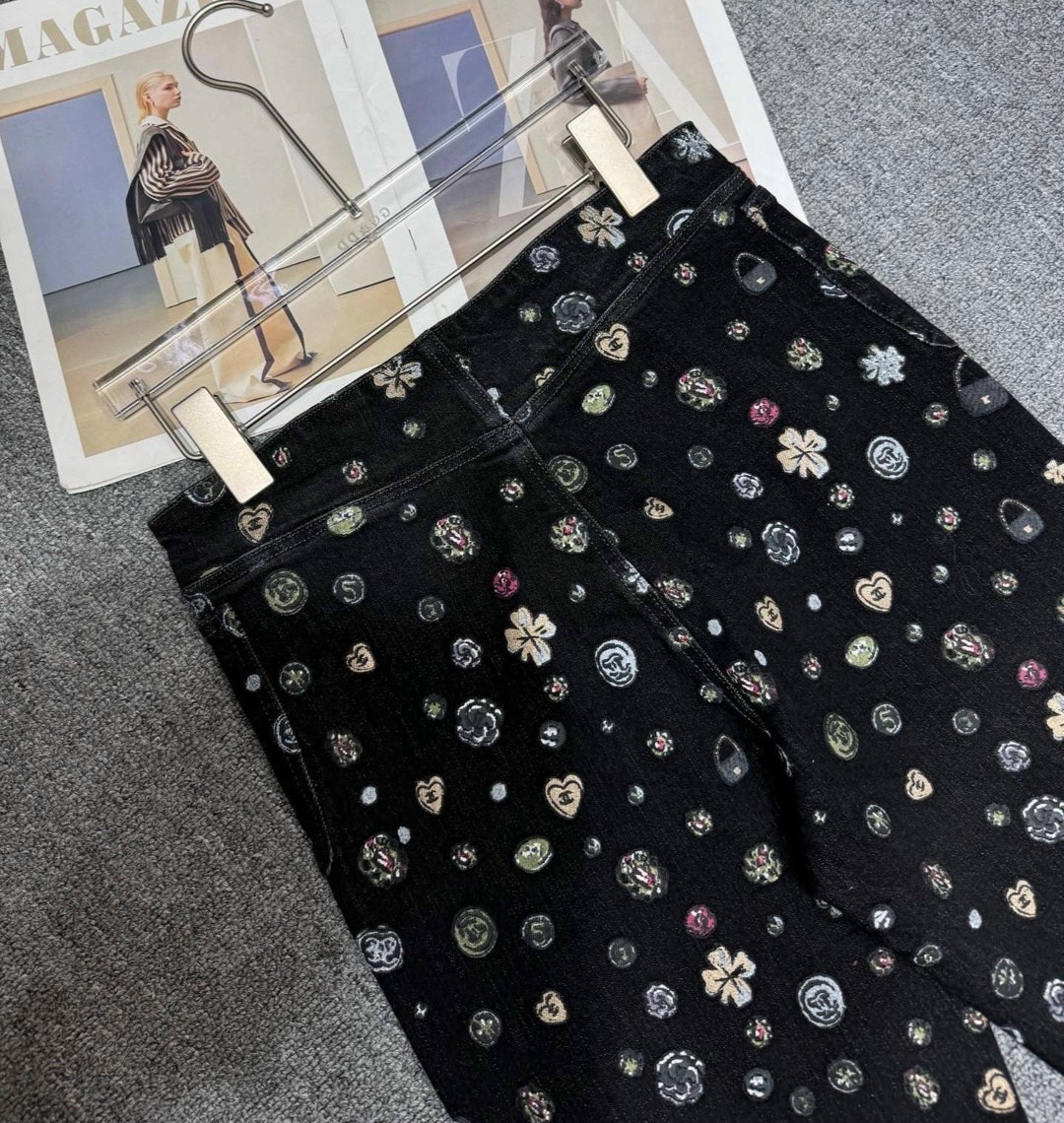 джинсовые брюки,брюки с принтом,женские джинсы,брюки модные,джинсы с принтом